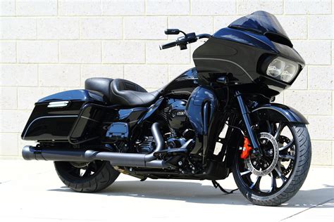 2014 Harley-Davidson Street Glide Special tv commercials