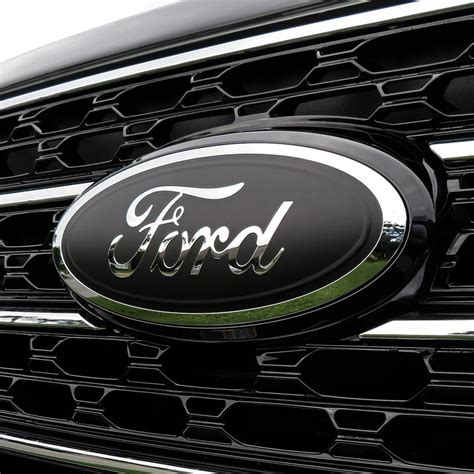 2015 Ford Edge tv commercials