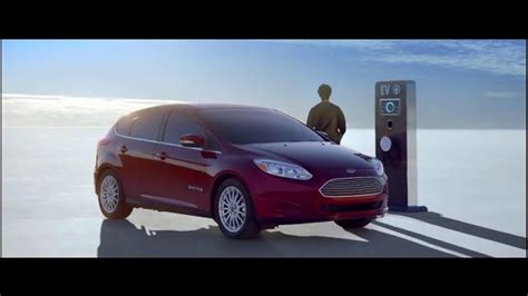 2016 Ford Focus TV commercial - Electric Performs. By Design.