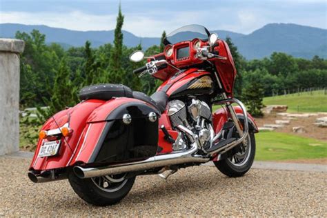 2017 Indian Motorcycle Chieftain with Ride Command logo