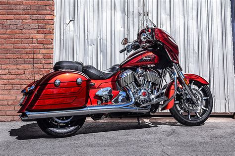 2017 Indian Motorcycle Chieftain with Ride Command logo