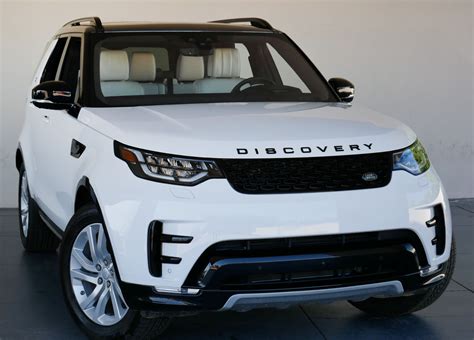2017 Land Rover Discovery HSE Luxury logo