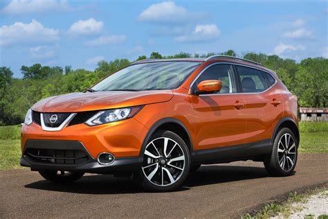 2017 Nissan Rogue Sport SL AWD logo