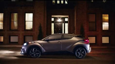 2018 Toyota CH-R TV Spot, 'Cenicienta' [T1]