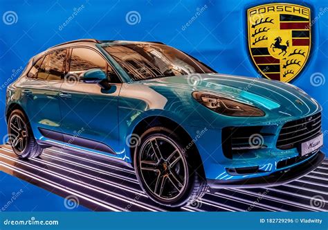 2019 Porsche Macan logo