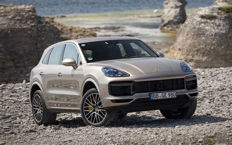 2020 Porsche Cayenne logo