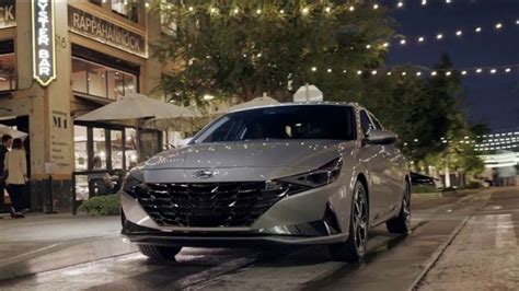 2023 Hyundai Elantra TV Spot, 'Amor al primer roce' [T2] created for Hyundai