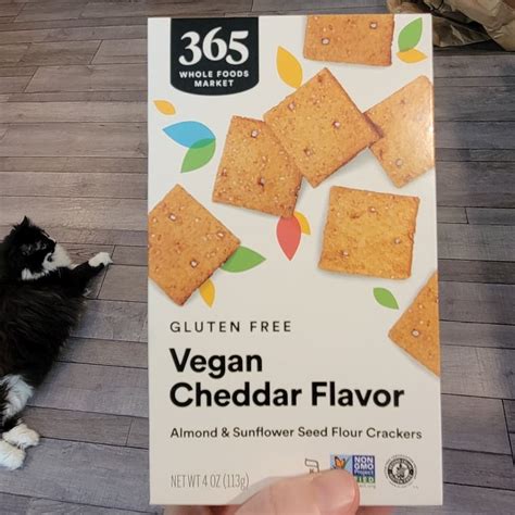 365 Vegan Cheddar Flavor Gluten Free Crackers logo