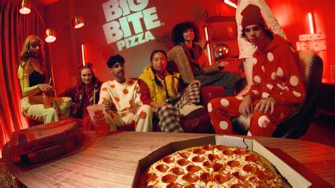 7-Eleven Big Bite Pizza TV Spot, 'Free Delivery' featuring Jackson Kelly