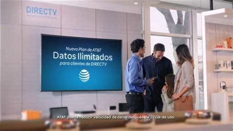 AT&T Datos Ilimitados TV commercial - Restaurante: 4 líneas