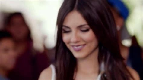 AT&T It Can Wait TV Spot, 'Take the Pledge' Featuring Victoria Justice