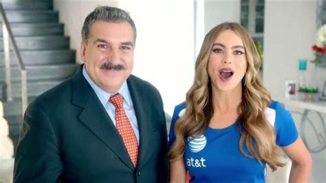 AT&T TV Spot, 'Atractivo' Con Sofía Vergara y Fernando Fiore featuring Sofía Vergara