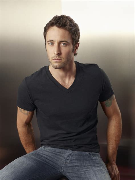 Alex O'Loughlin photo