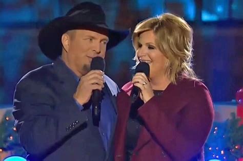 Amazon Echo TV Spot, 'Baby It's Cold Outside' Featuring Garth Brooks featuring Trisha Yearwood
