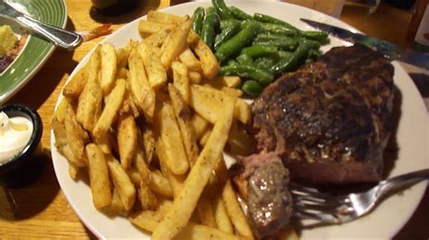 Applebee's Blackened Sirloin & Garlicky Green Beans