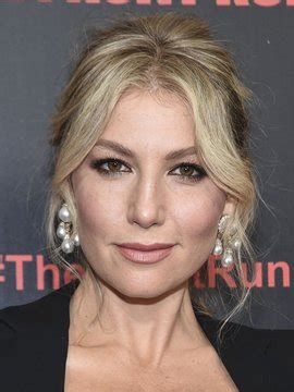 Ari Graynor photo