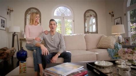 Ashley Furniture President's Day TV Spot, 'Red Carpet' Ft. Giuliana Rancic featuring Bill Rancic