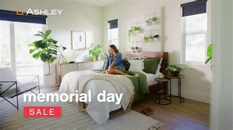 Ashley HomeStore Memorial Day Sale TV Spot, '$100 dólares de ahorros instantaneous' created for Ashley HomeStore