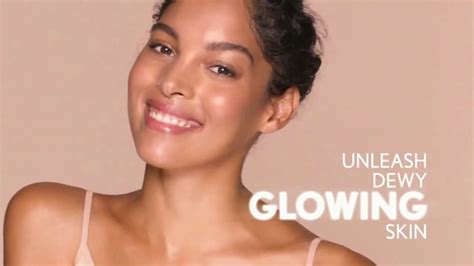 Aveeno MaxGlow Infusion Drops TV Spot, 'Glow to the Max'