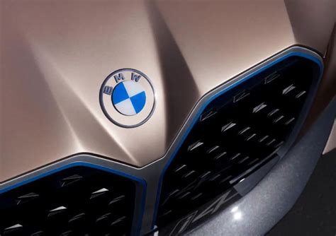 BMW i4 logo