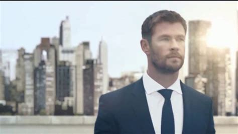 BOSS Bottled Tonic TV Spot, 'El hombre de hoy' featuring Chris Hemsworth