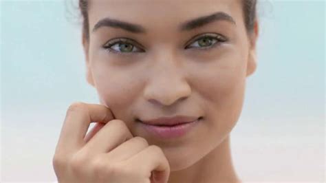 Bare Minerals Complexion Rescue TV Spot, 'Natural Glow' Feat. Shanina Shaik