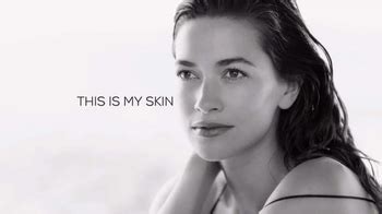 Bare Minerals SkinLongevity TV Spot, 'Define Beautiful'