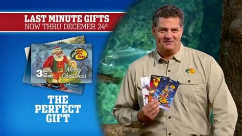 Bass Pro Shops Christmas Sale TV Spot, 'Bath Wraps, Flannel & Spin Combo'