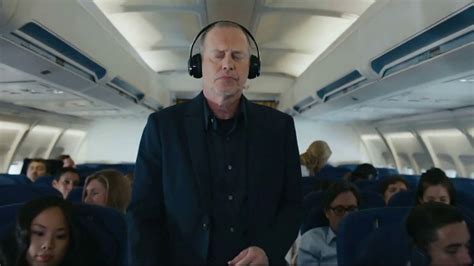 Beats Audio TV Spot, 'The Gift of Wireless' Ft. Steve Buscemi, Rebel Wilson featuring Anna Schonberg