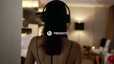 Beats Solo2 TV Spot, 'Solo Selfie' Song by Axwell Ingrosso featuring Bethany Mota