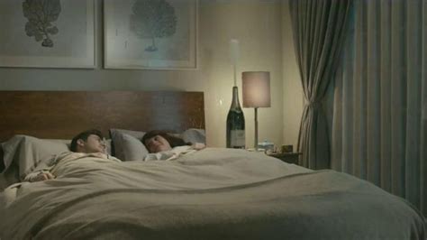 Beautyrest Hybrid Lines TV Spot, 'Look Out World: Champagne'