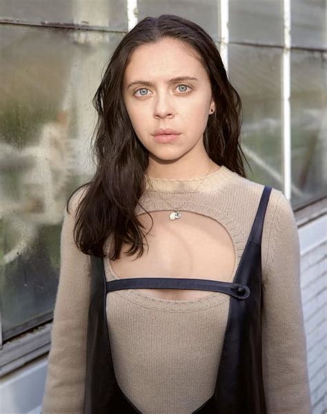 Bel Powley photo