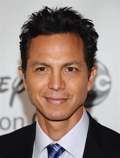 Benjamin Bratt photo