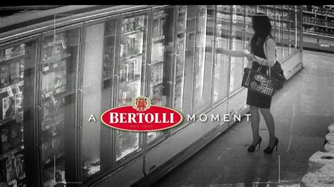 Bertolli Rustico Bakes TV Spot, 'A Little More Italy' featuring Gustavo D'Oliveira