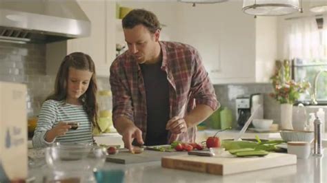 Blue Apron TV Spot, 'Friday'