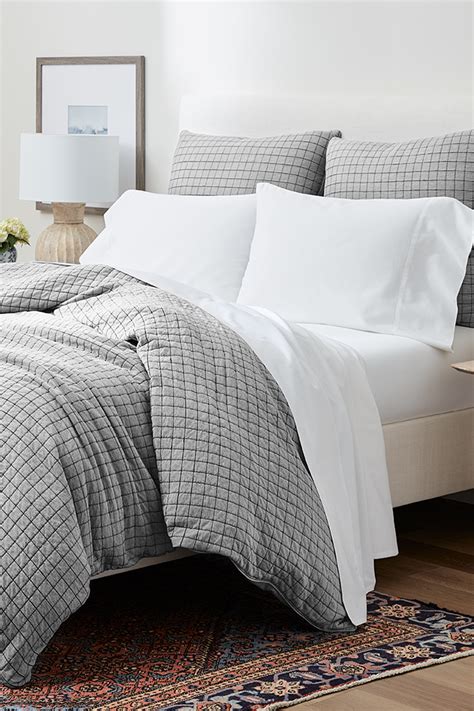 Boll & Branch Matelassé Windowpane Duvet Set logo