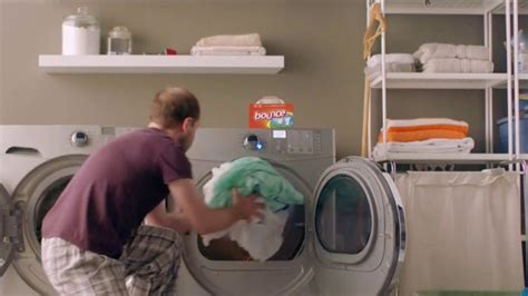 Bounce Dryer Sheets TV Spot, 'Don't Let Wrinkles Ruin Your Meeting'