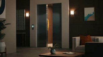 Bounce WrinkleGuard TV Spot, 'Elevator Encounter' featuring Chris James