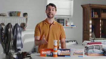 Bounce WrinkleGuard TV Spot, 'Three Times More Wrinkle Relaxant'