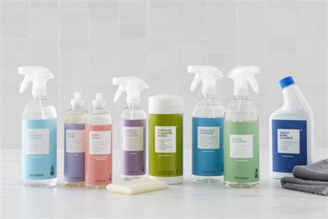 Brandless Non-Toxic Cleaning Wipes logo