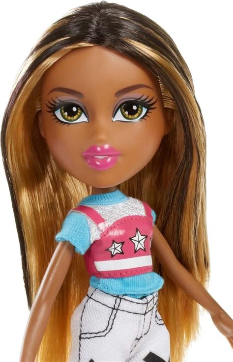 Bratz Selfie Snaps Sasha logo