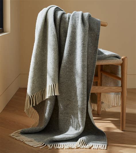 Brooklinen Lambswool Throw Blanket logo