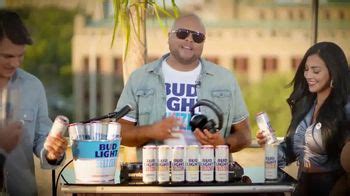 Bud Light Seltzer TV commercial - Vida en la ciudad con Chris Mambo