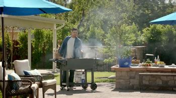 Bud Light TV commercial - Cocinando con Chef Aarón Sánchez