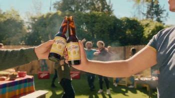 Cerveza Victoria TV Spot, 'Donde hay Vicky: playlist' created for Cerveza Victoria