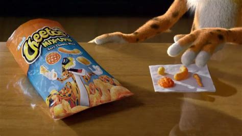 Cheetos Mix-Ups Xtra Cheezy Mix TV Spot, 'Mix Things Up'