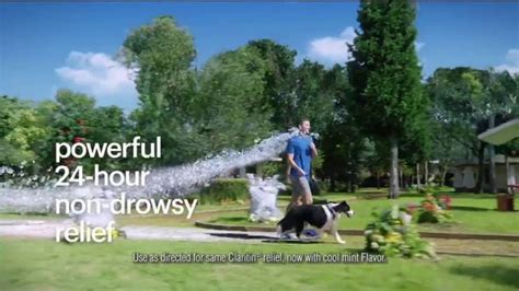 Claritin Chewables TV Spot, 'Feel the Clarity: Dog Walk'