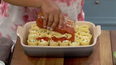 Classico TV Spot, 'Food Network: Food Kitchen Lasagna Rollups' featuring Sunny Anderson