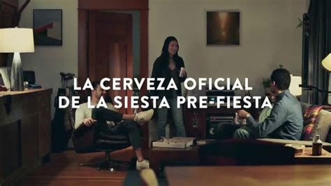 Coors Light TV Spot, 'Viernes por la noche siestas energéticas' canción de James Kaye