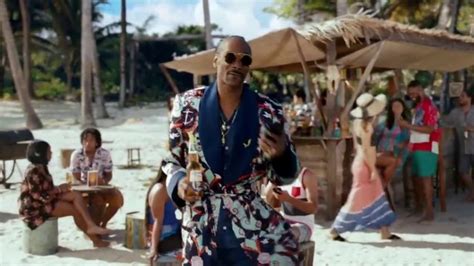 Corona Extra TV Spot, 'Keeping Up' Featuring Snoop Dogg